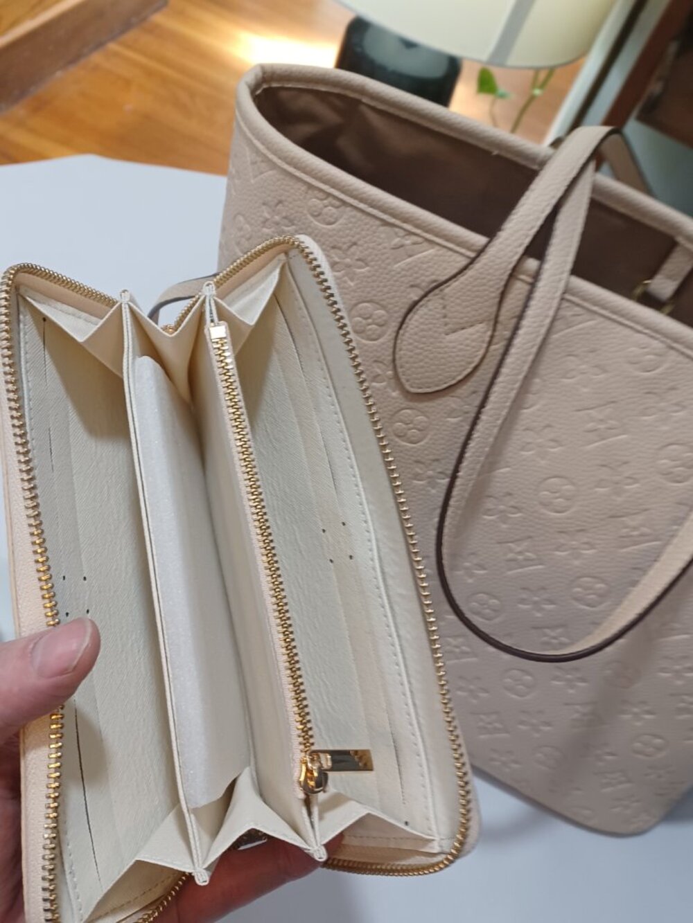 MilaKate Stylish Neutral Everyday Tote Bag + Wallet. 8096BGS - Picture 4 of 10